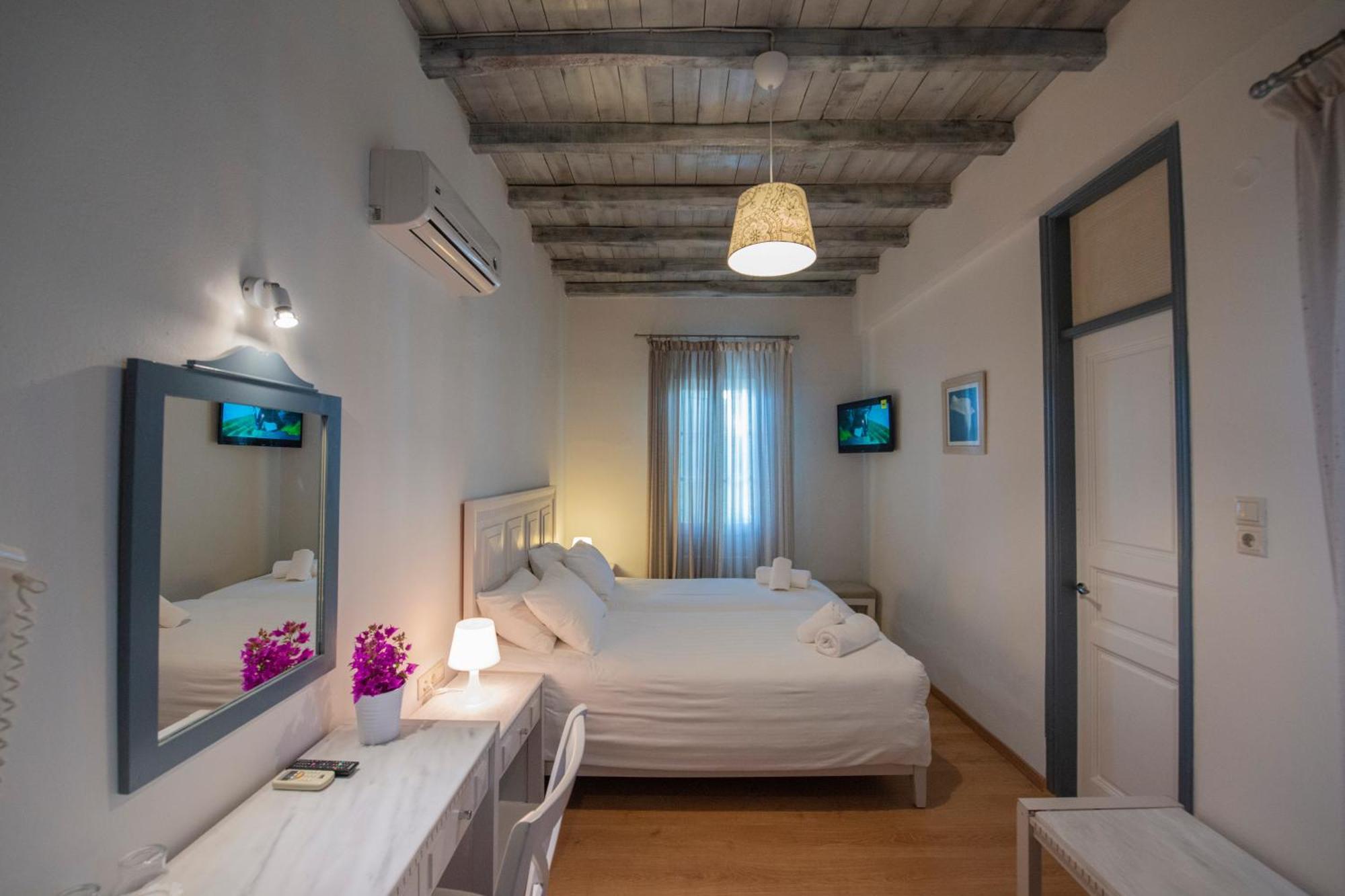 Olia Hotel Túrlosz Kültér fotó